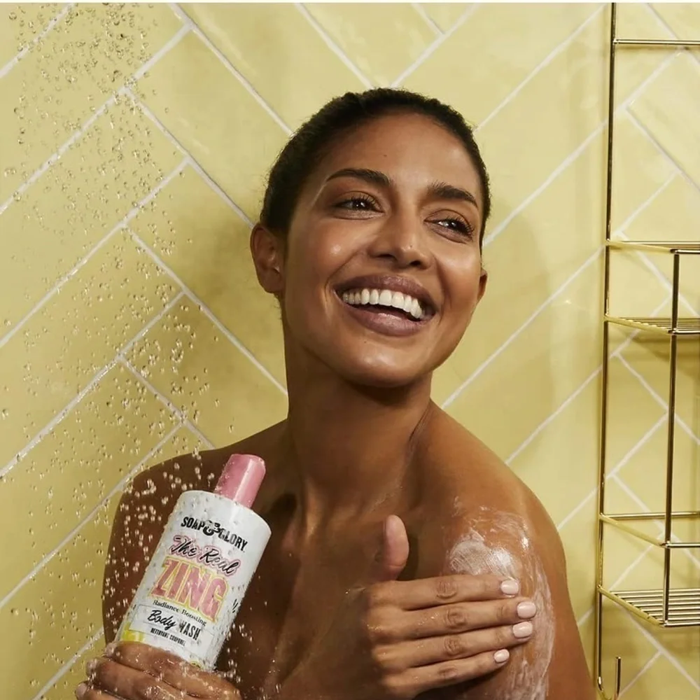 Soap & Glory The Real Zing Radiance Boosting Body Wash  Citrus Scented